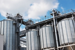 Exploring the Importance of Dry Bulk Storage Tanks for Industrial Applications